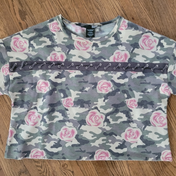 Rebel Suger cropped sweater - Picture 4 of 5